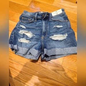 Hollister curvy ultra high rise mom short sz 00 32 waist